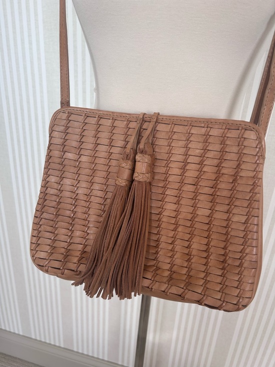 Unbranded Handbags - Woven Leather  Tassel Crossbody Shoulder Bag Tan Brown Made in India Vtg